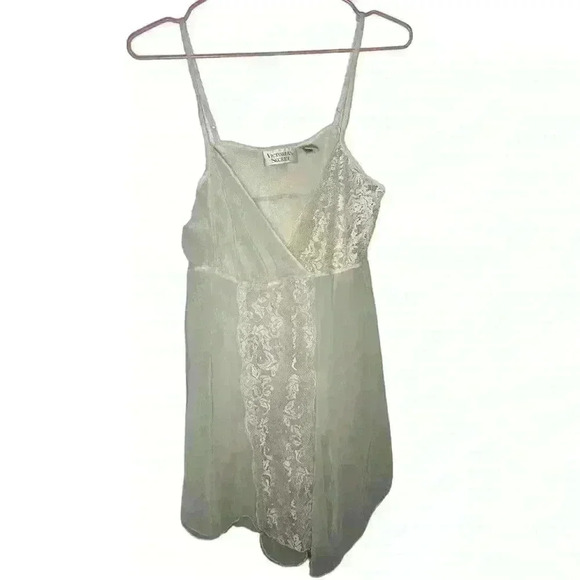 Vintage Rare Victoria’s Secret Nightie - Picture 1 of 6